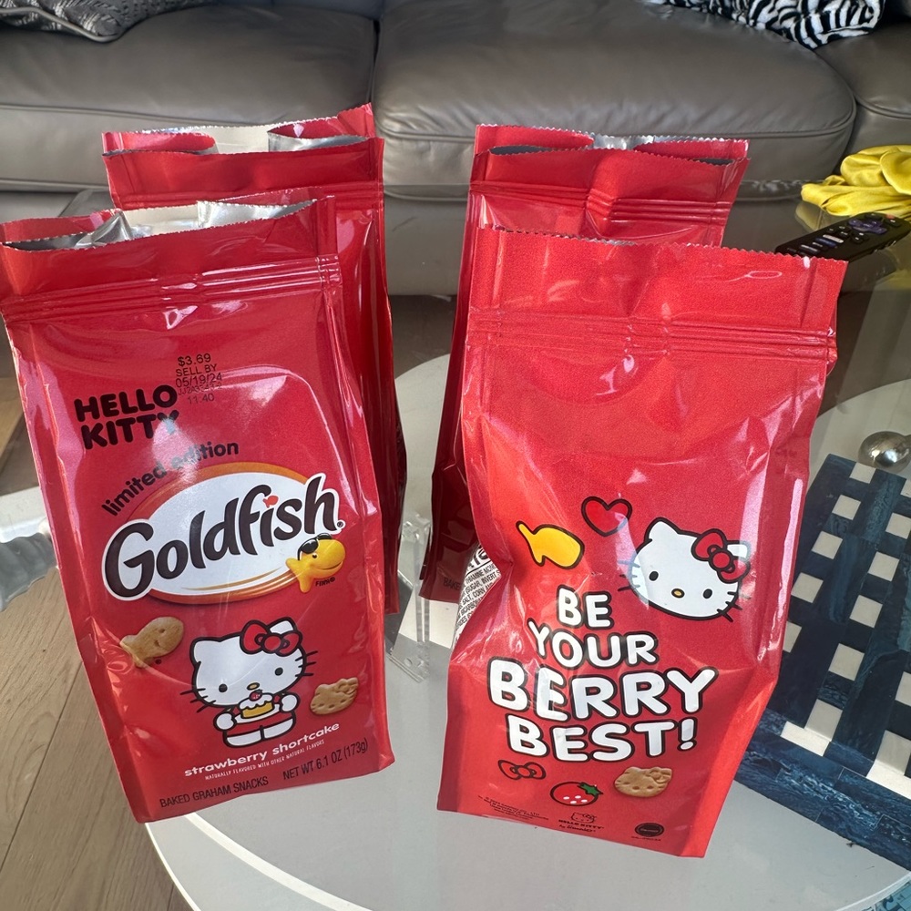 2 pk Pepperidge Farm Goldfish Grahams Hello
Kitty Strawberry Shortcake Crackers